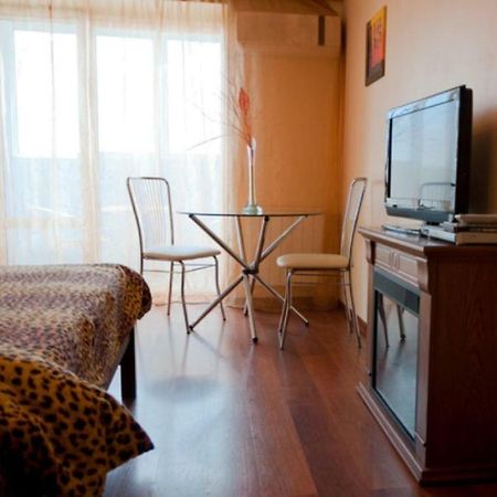 Modern Apartment With Panoramic View Near Metro 23August Kharkiv Eksteriør bilde