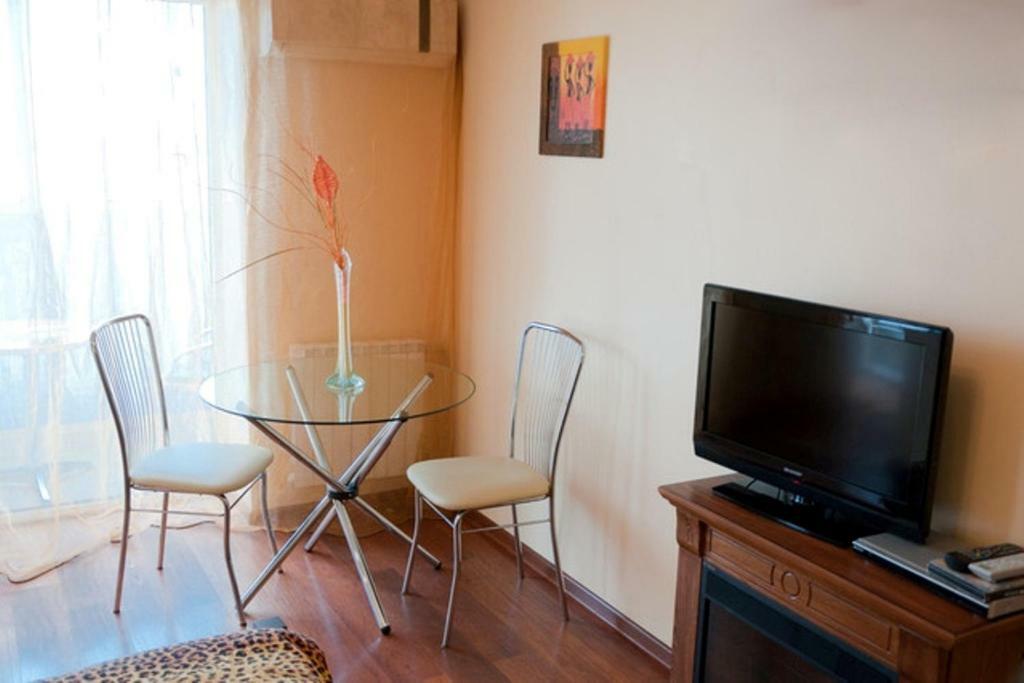 Modern Apartment With Panoramic View Near Metro 23August Kharkiv Eksteriør bilde